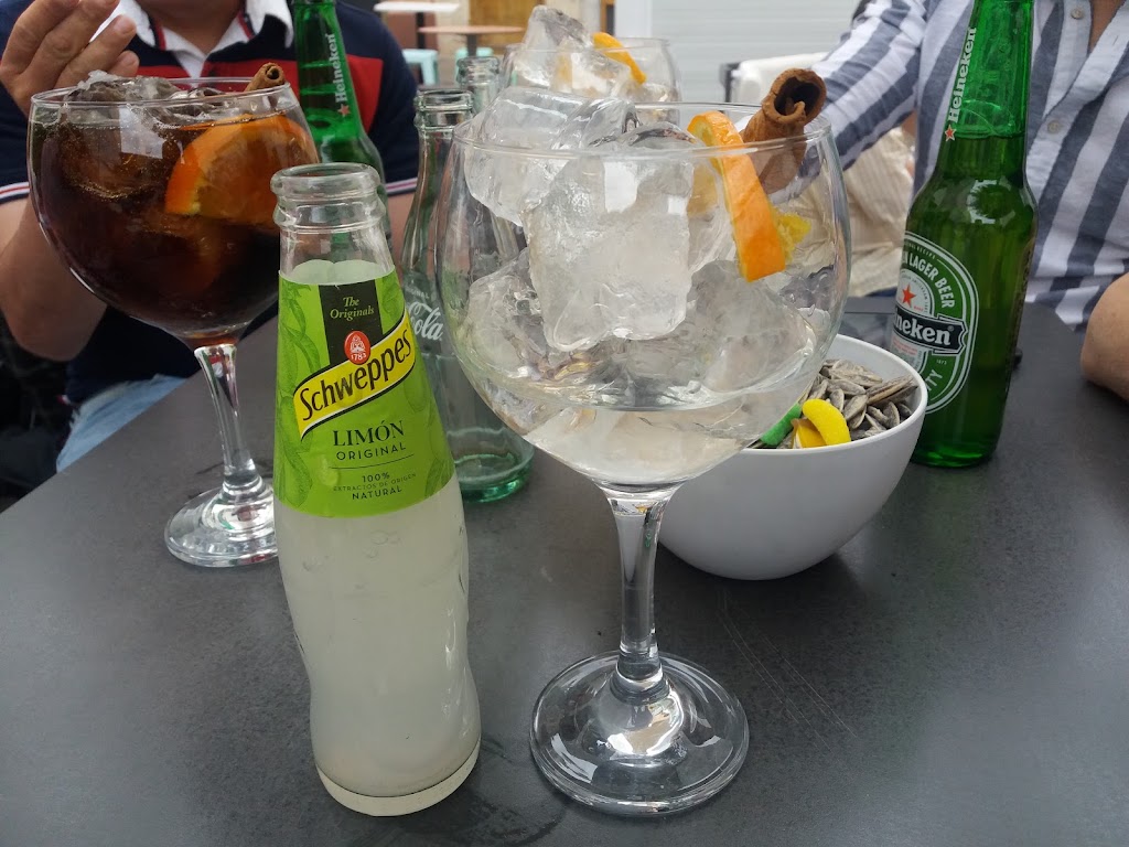 ChillOut Totem — Comida y bebida