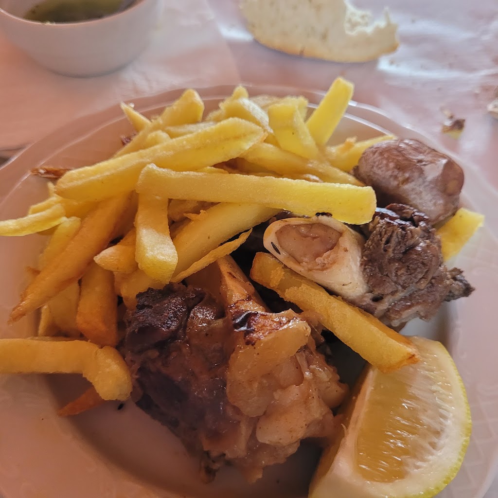 El Chicharro — Comida y bebida