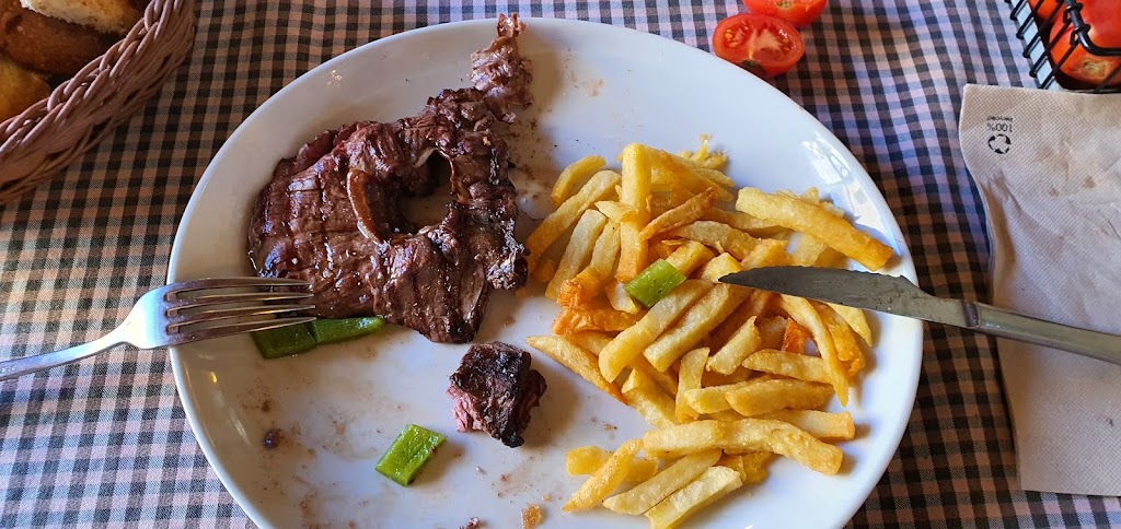 Masia Can Rabella — Comida y bebida