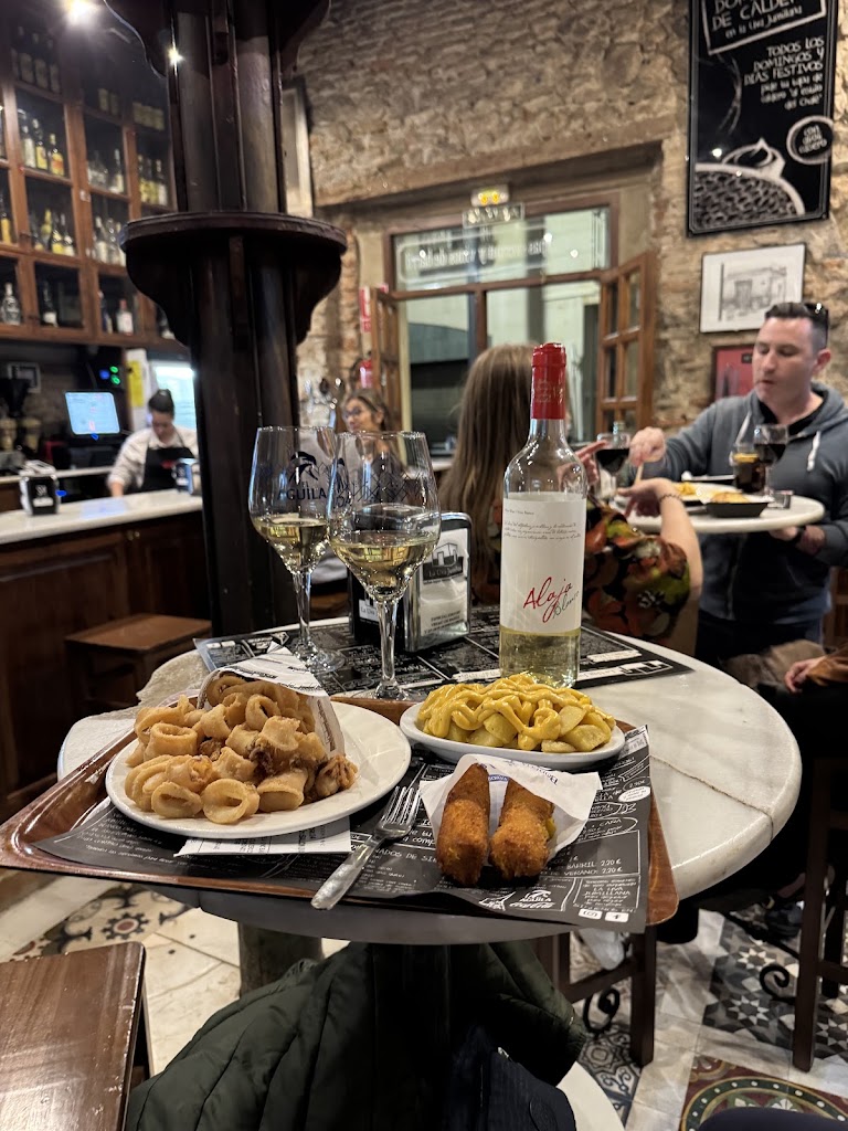 La Uva Jumillana — Comida y bebida