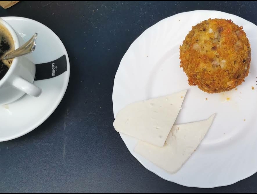El cafelito y algo mas. — Comida y bebida