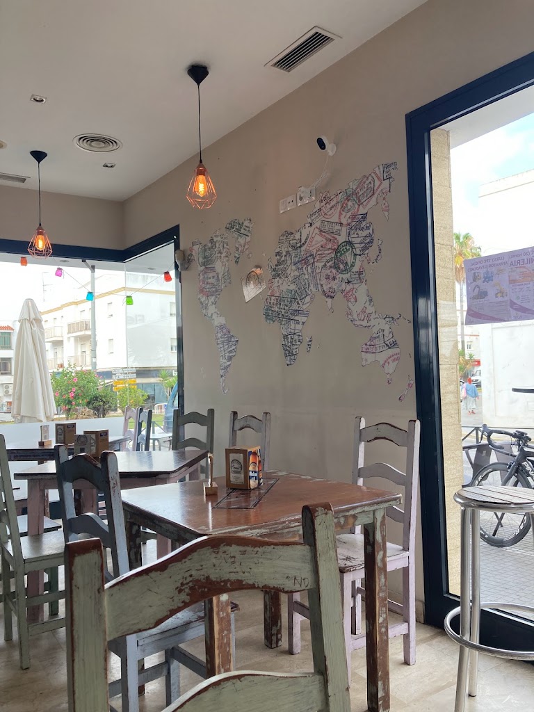 El Punto De Encuentro. Cafe bar — Ambiente