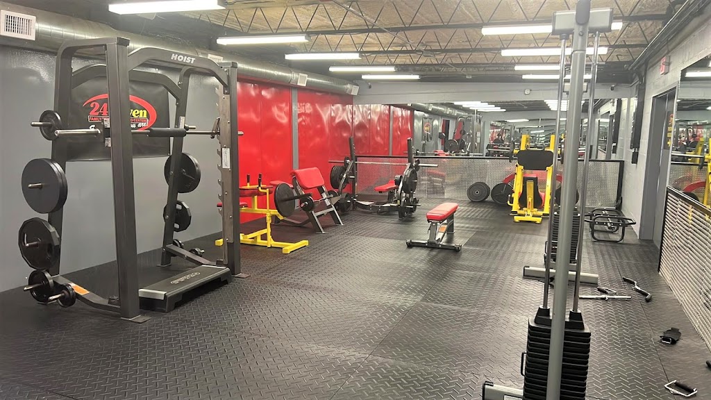  24Seven Family Fitness & Tanning Centers
