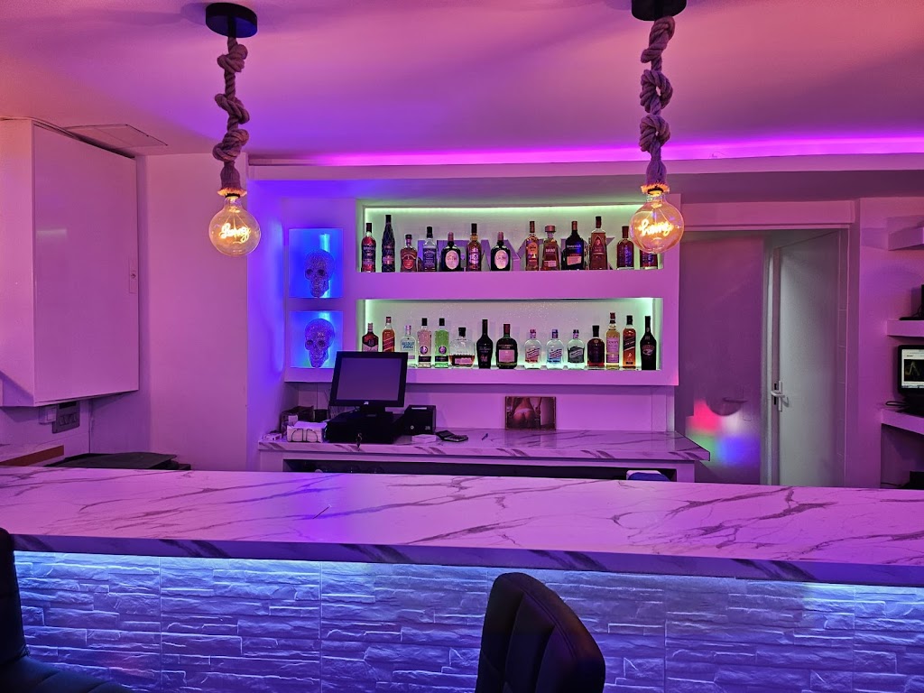La Cantina Bar — Ambiente