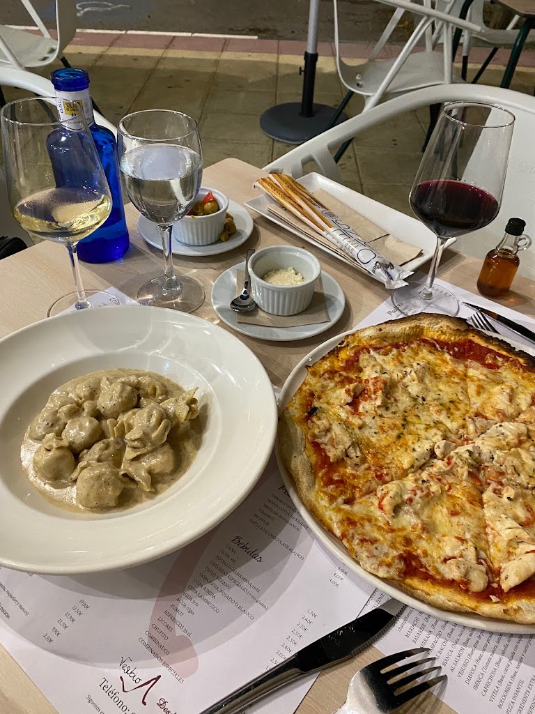 Pizzeria Vesubio Estepona — Pizza
