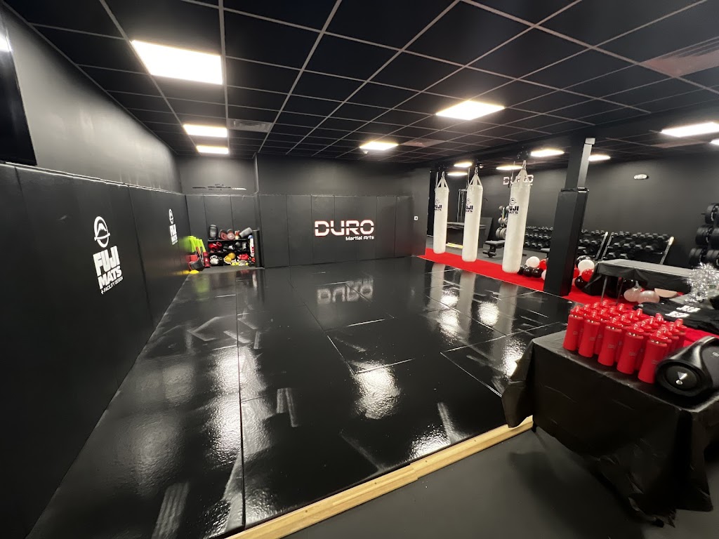  Duro Wrestling & MMA