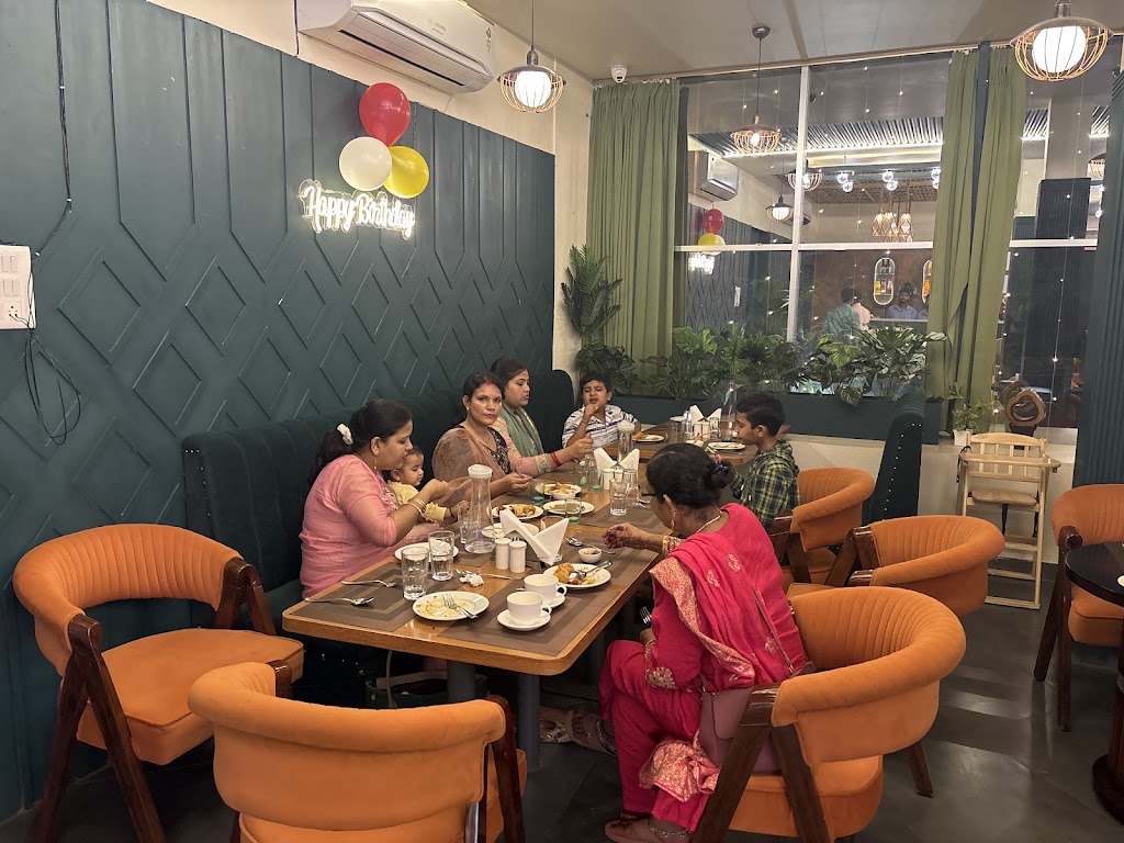 Leela Dining Restaurant Banquet