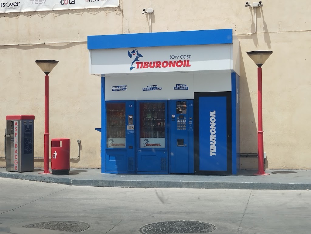 Tiburonoil — Exterior