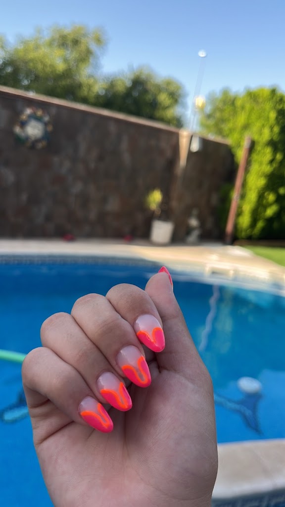 MF UNAS Y PESTANAS — Manicura