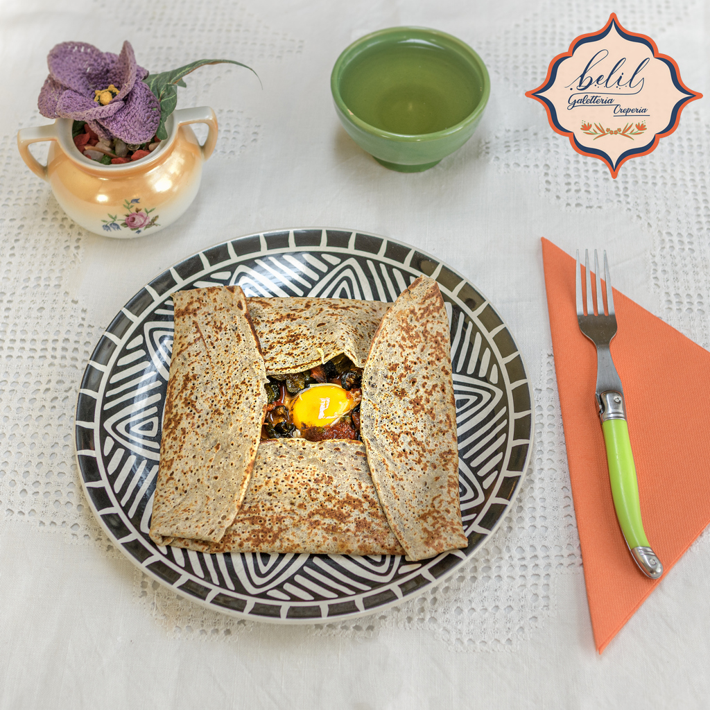 Belil Galetteria Creperia — Comida y bebida