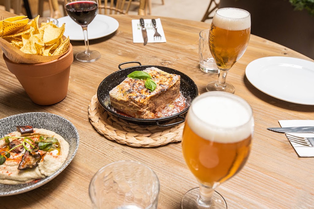 Garden Pizza Terrassa — Comida y bebida