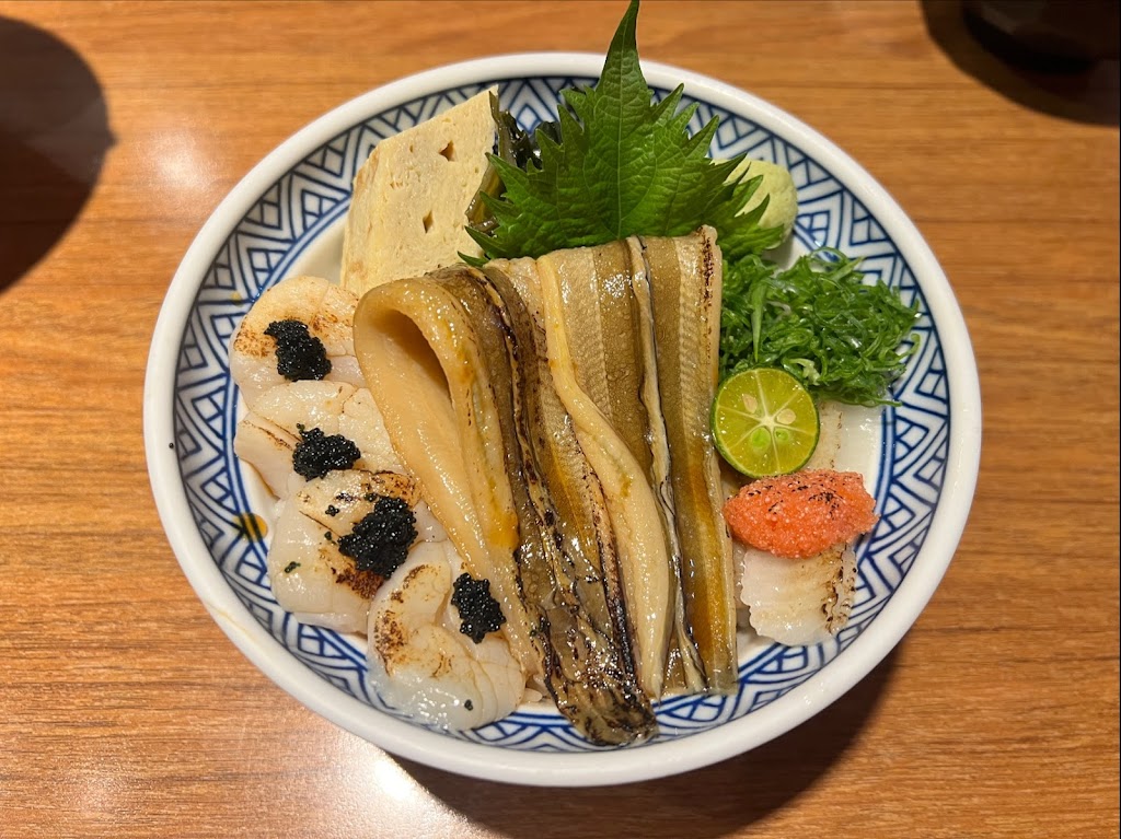 坐著做。海鮮丼飯專門店（中壢店） 的照片