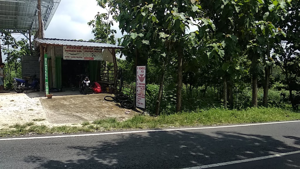 Bengkel per kaki mobil dan bengkel motor PUTHUKMOJO