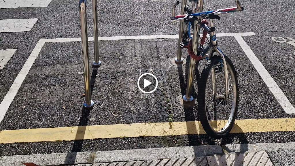 Bici parking doctor Fleming — Videos