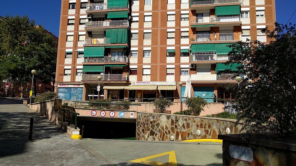 Rostisseria Neus Pollastres a l'Ast