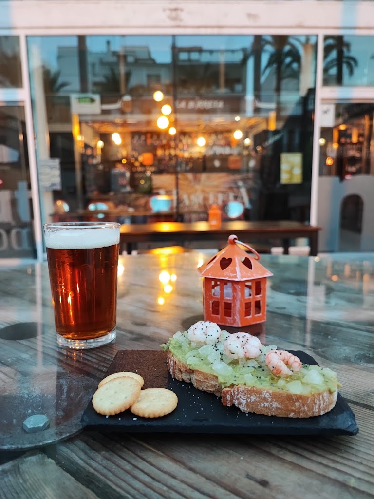 La Birreta Paiporta — Comida y bebida