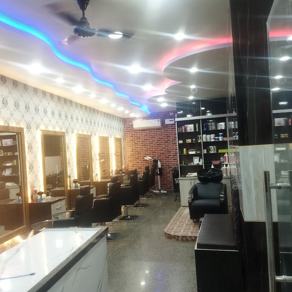 R Looks Style Salon Studio