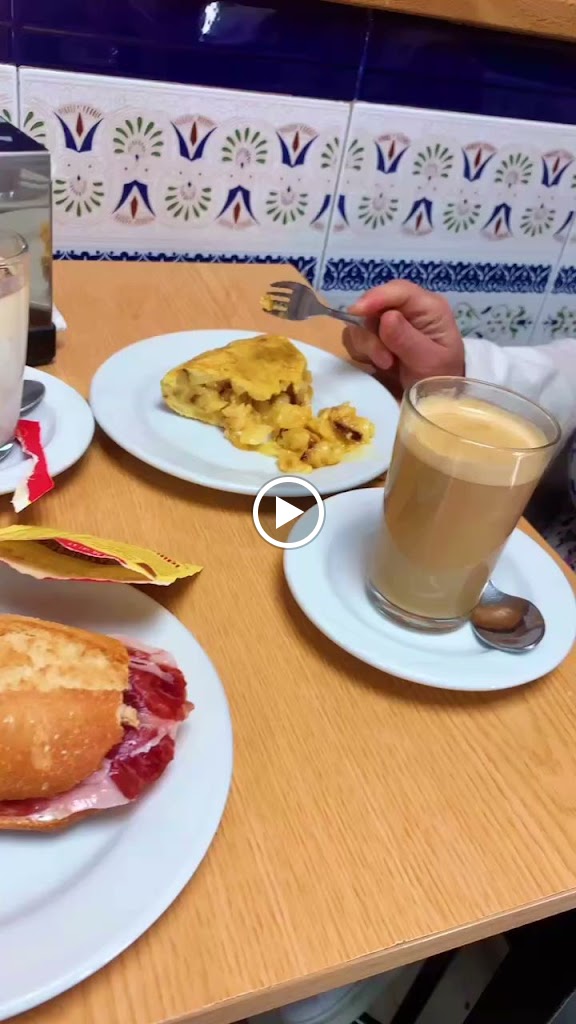 Cafe Bar Paquito — Videos