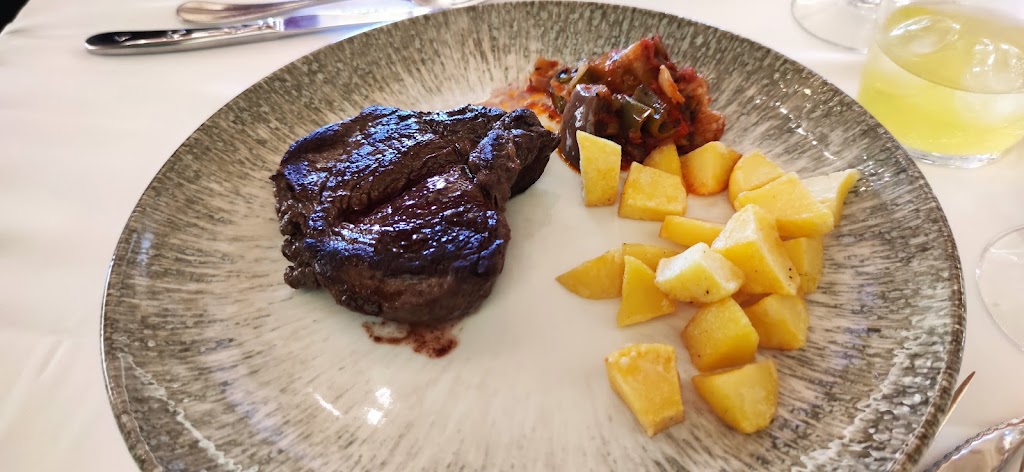 Restaurante Angelin — Comida y bebida