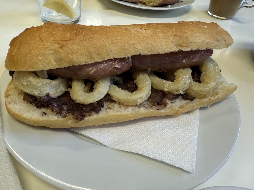 Centre Civic Portalet — Comida y bebida