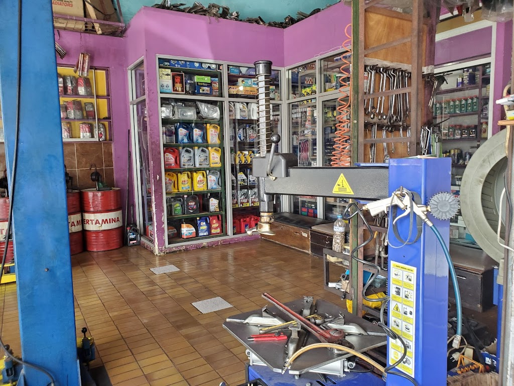 Bengkel Pria Service Station (Ban, Spooring, dan Balancing)