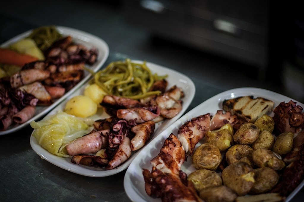 Restaurante O Mateus — Comida y bebida