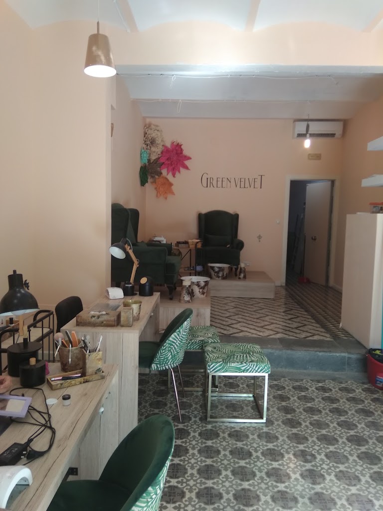 Green Velvet Beauty&Nails — Del propietario