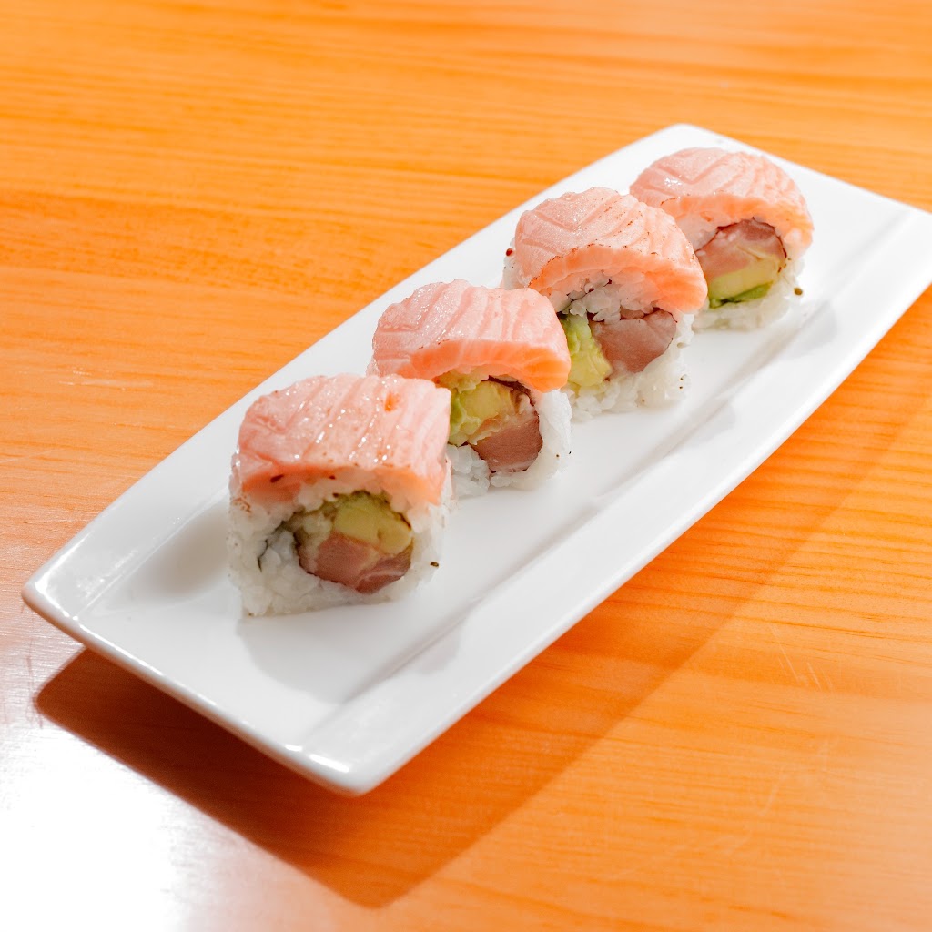 Kingyo Cornella Restaurant Japones (mes que sushi) — Comida y bebida