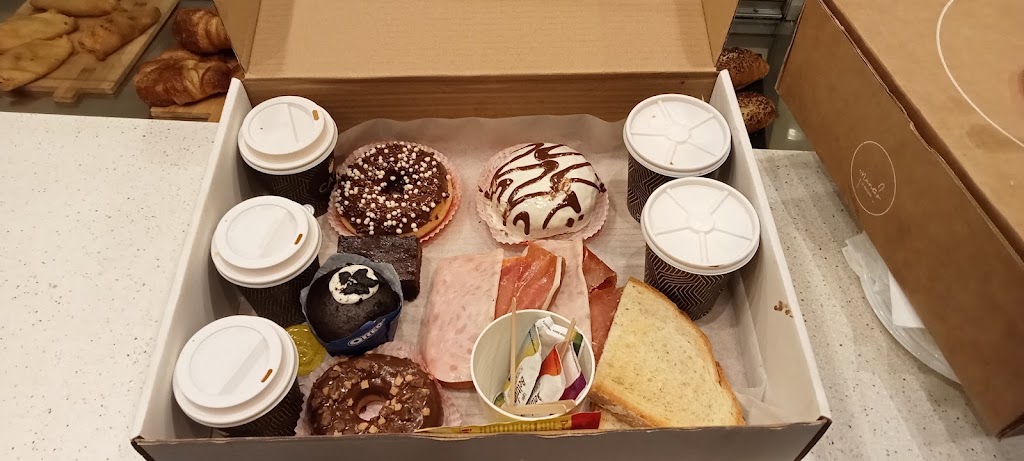 Cafeteria la ibicenca — Comida y bebida