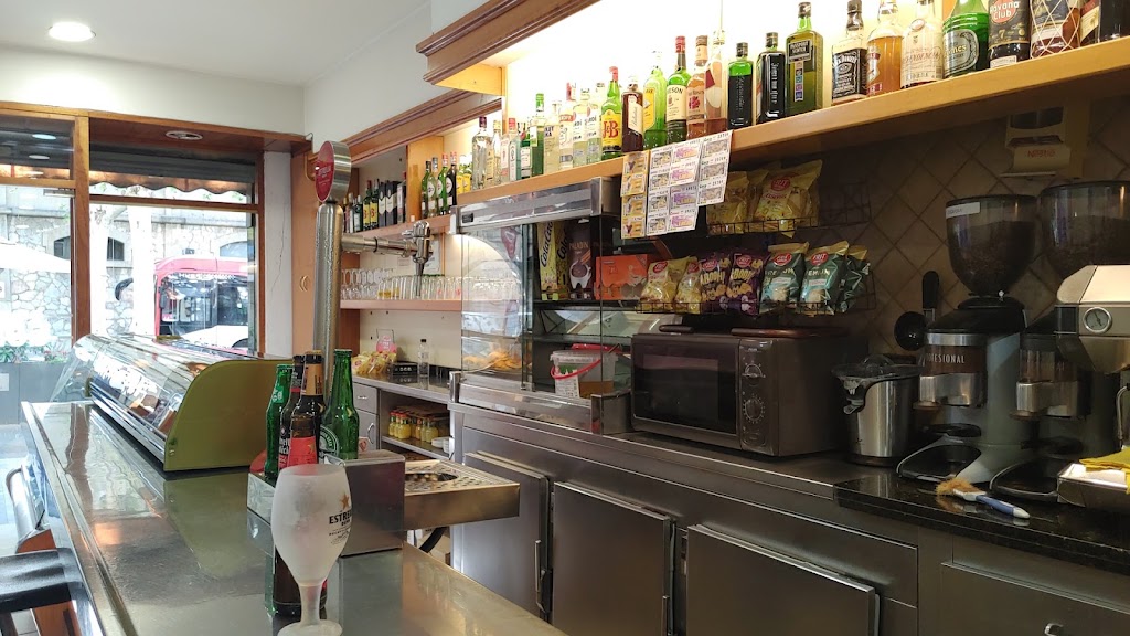 Bar Cafeteria Gomar — Ambiente