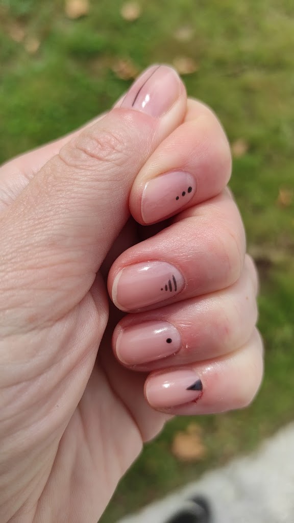 M Studio - Extensiones de Pestanas — Manicura