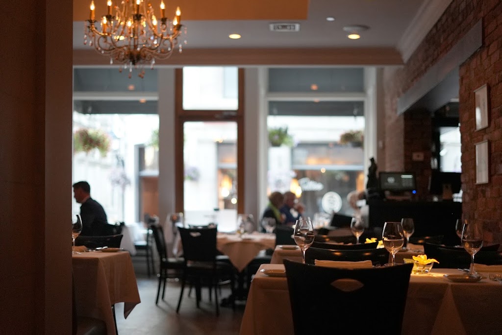 Restaurant Bonaparte in Montreal