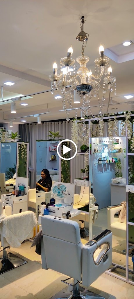 Glamour Unisex Saloon