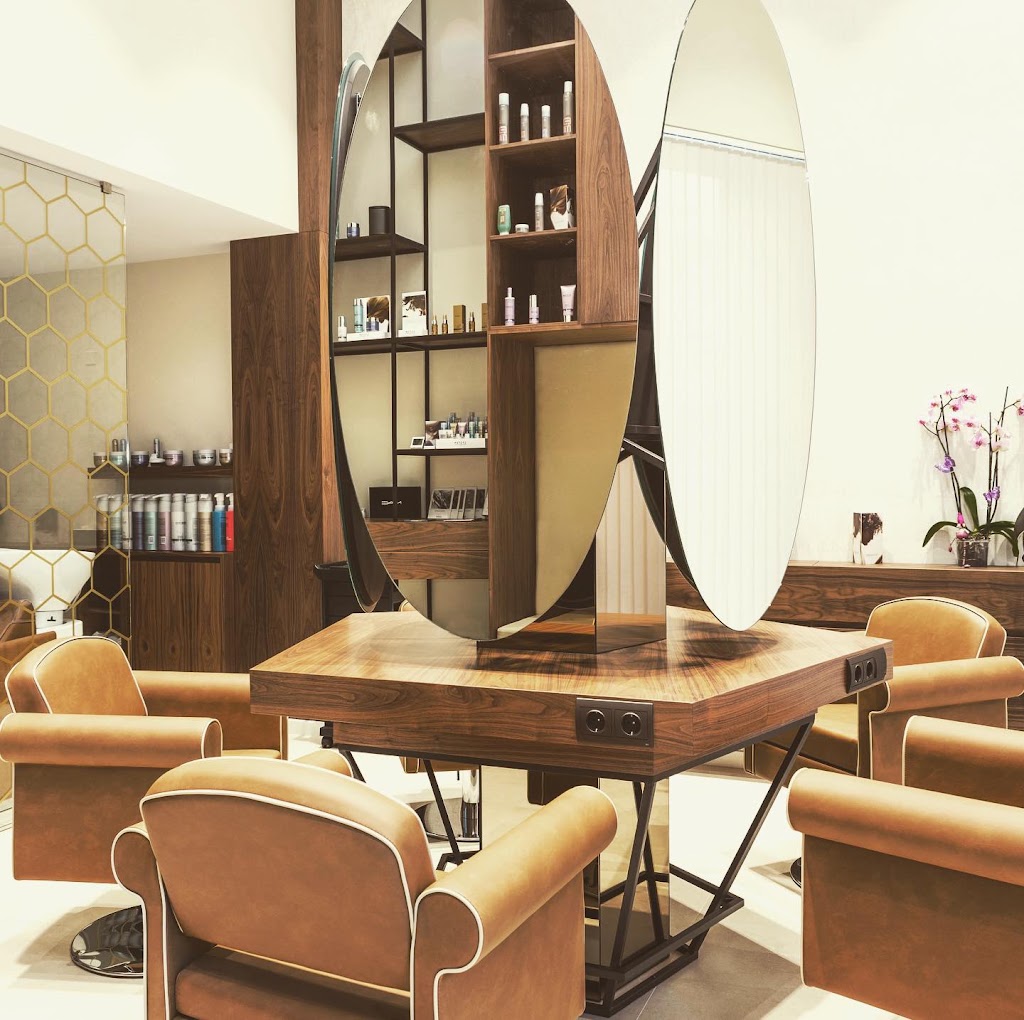 MARIA CALVINO ESTILISTAS PELUQUERIA — Del propietario