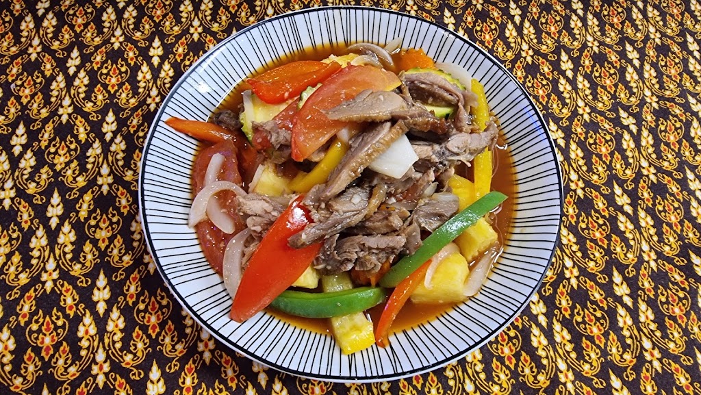 TiNNTHAi Thai Restaurant Torremolinos — Comida y bebida