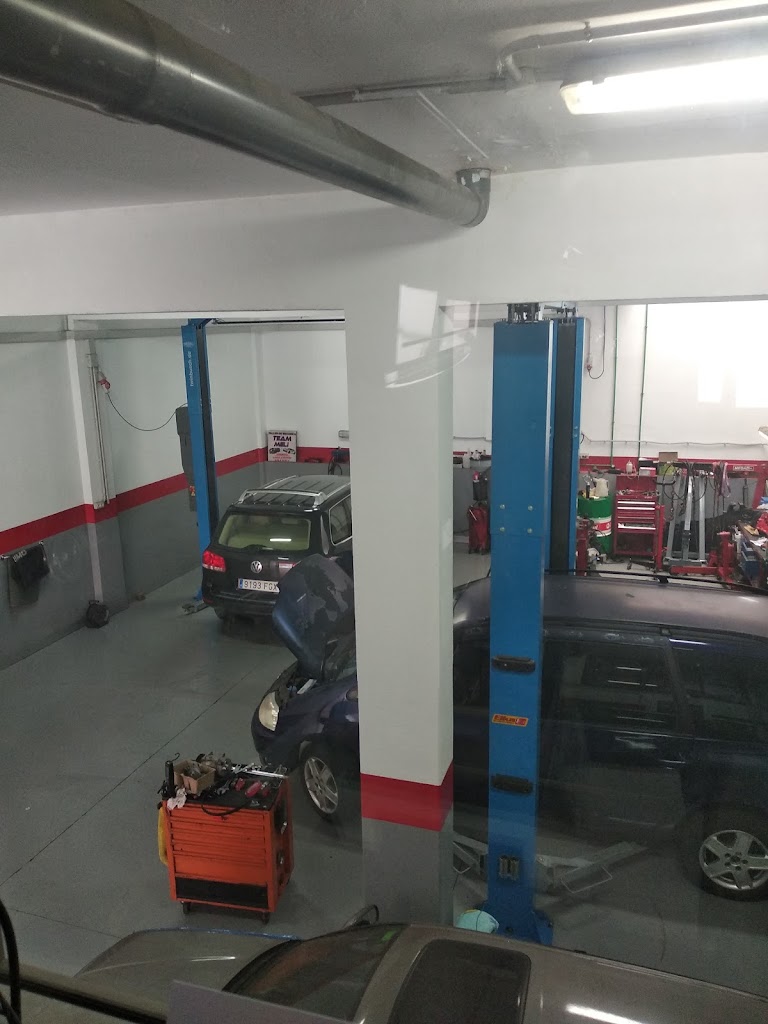 Taller de Mecanica Team Meli — Interior