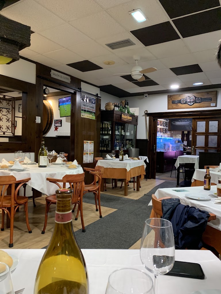 Restaurante Sidreria El Llavianu — Comida y bebida