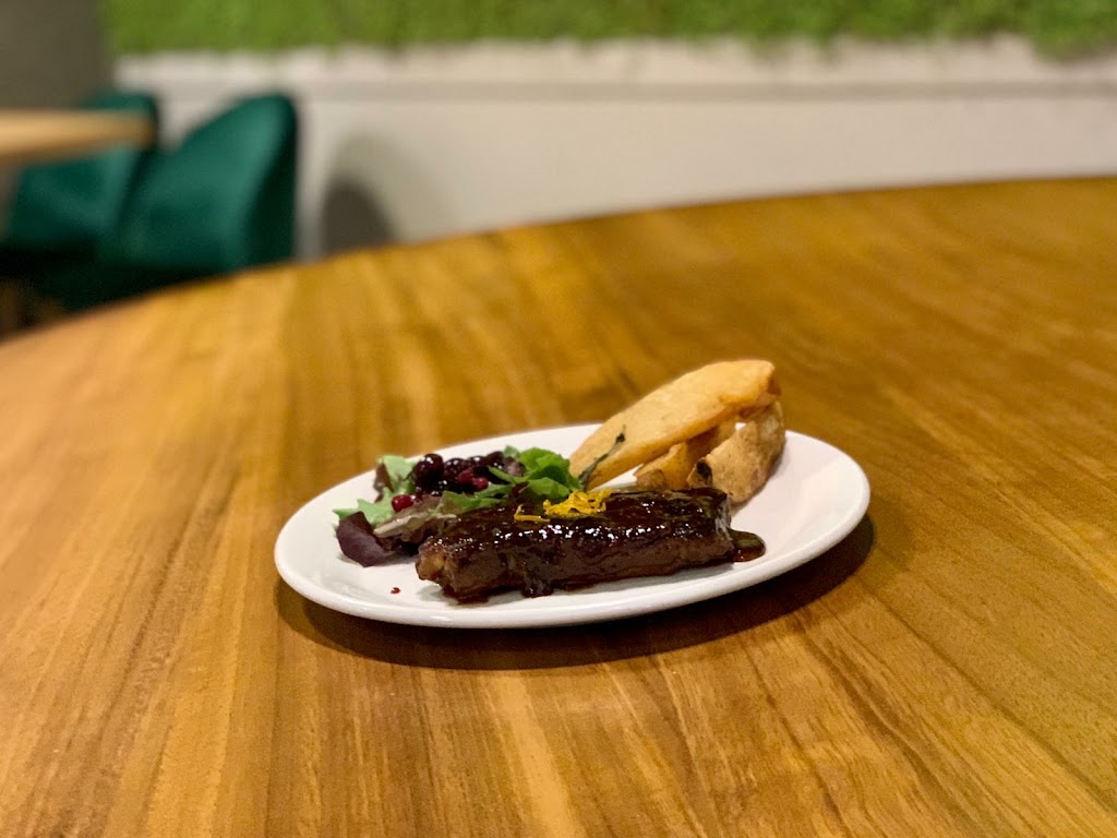 REX Casa de Comidas — Comida y bebida