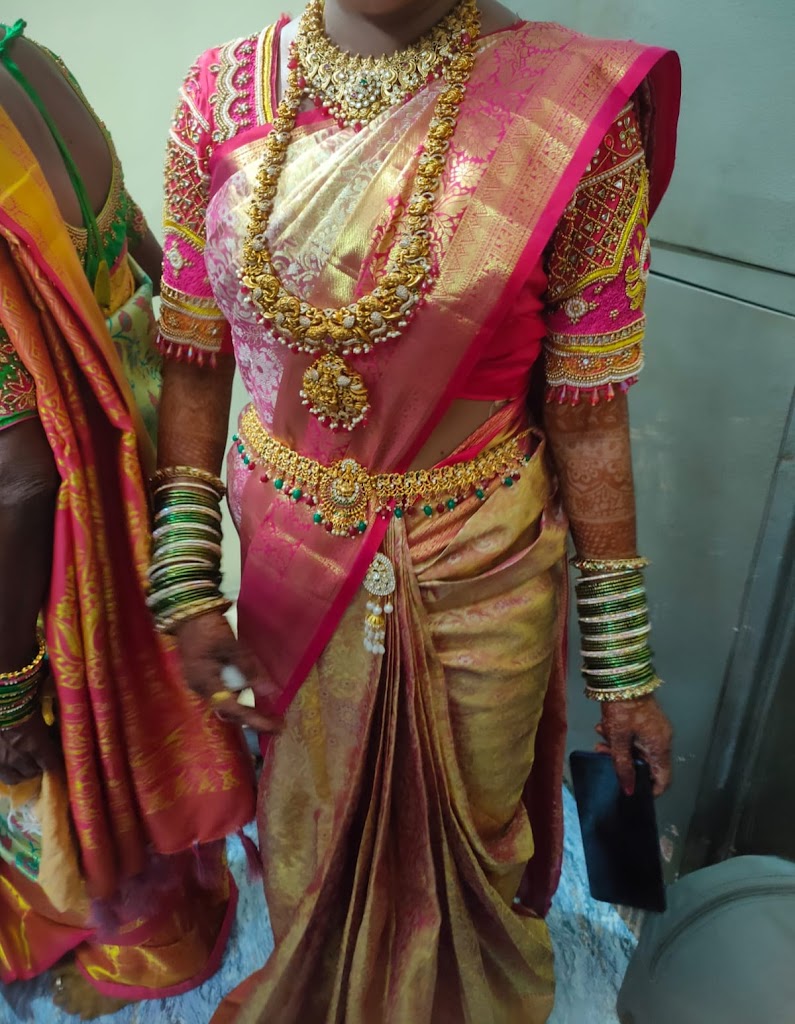 Tharabeauty Saloon Only For Ladies