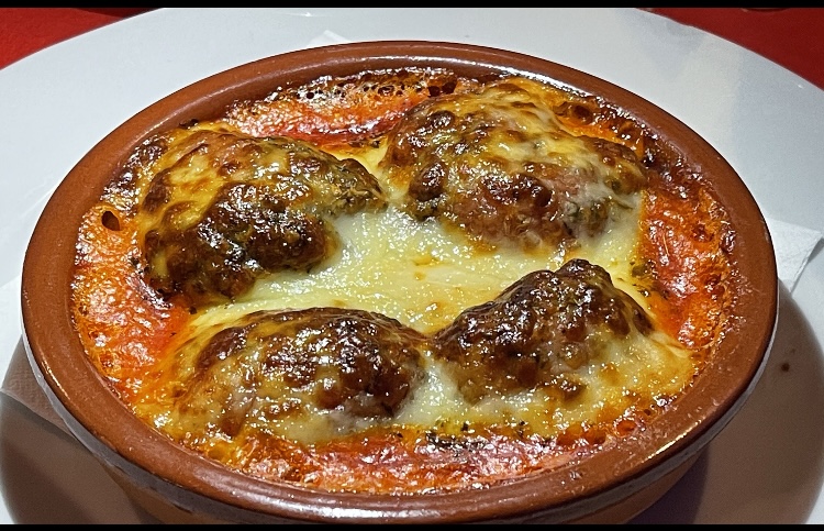 Restaurante San Antonio Valdepenas — Comida y bebida