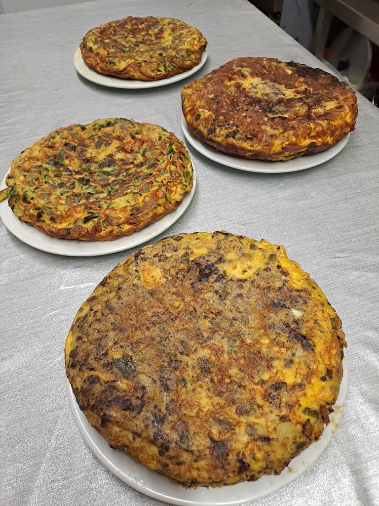 Bar de Los Jubilados y Pensionistas — Comida y bebida