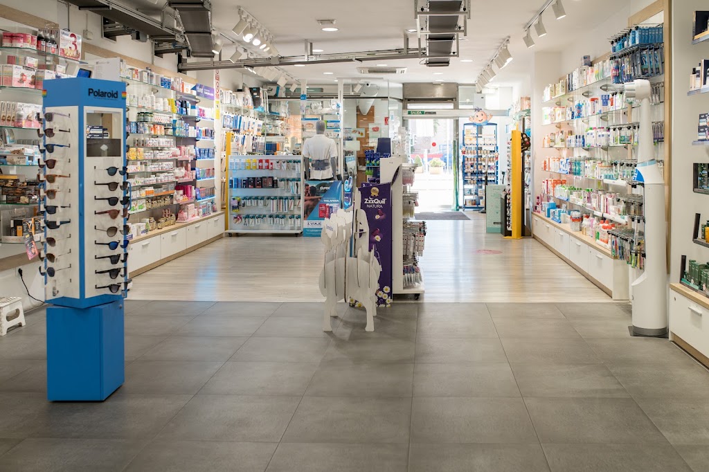 Farmacia La Vega 24 horas — Del propietario