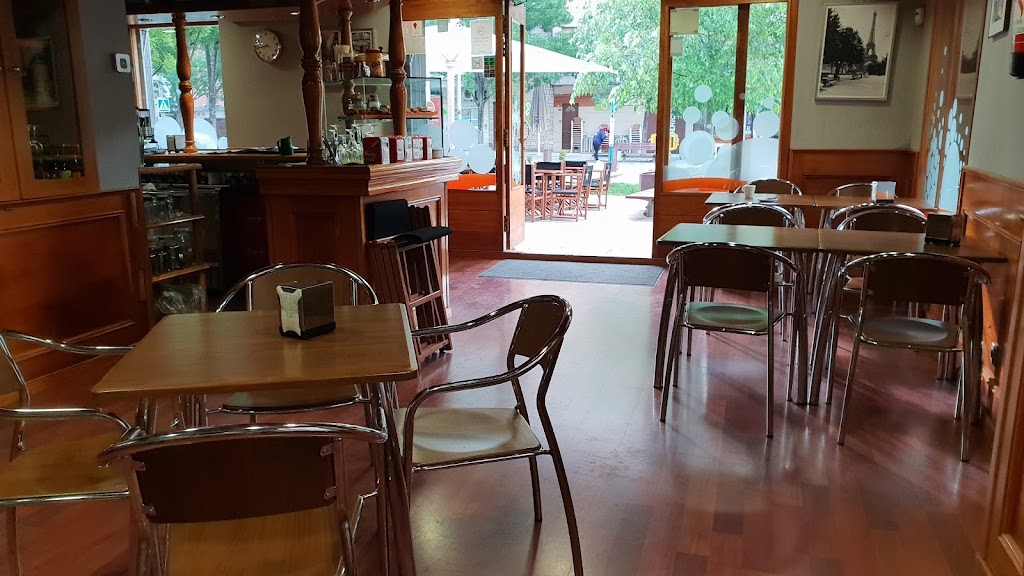 Fel Cafe — Ambiente