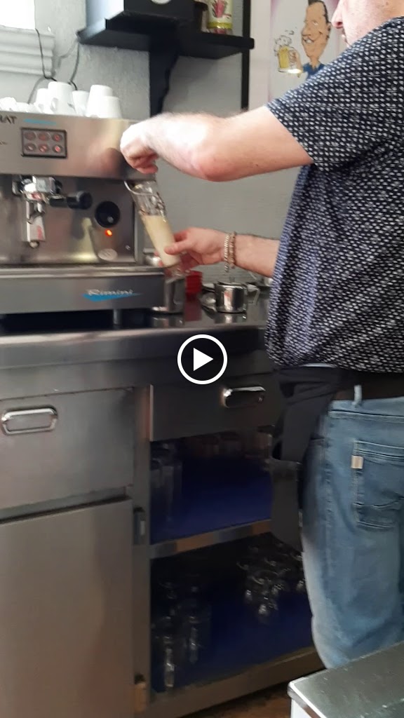 Cafe Bar Oufti — Videos