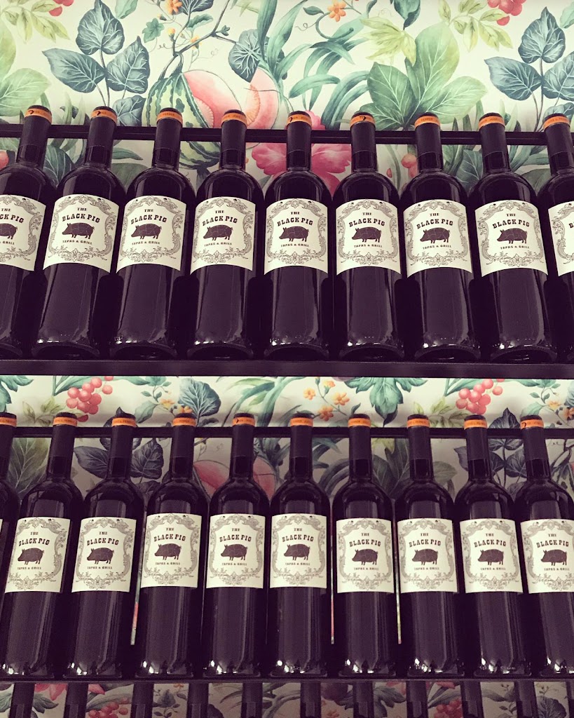 THE BLACK PIG — Ambiente