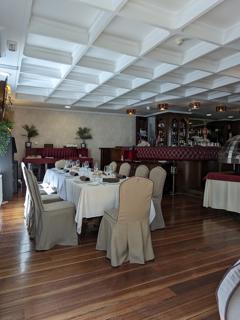 Restaurante La Catedra — Ambiente