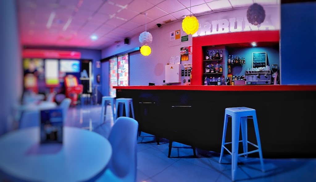 La Tribuna Sport Bar — Ambiente