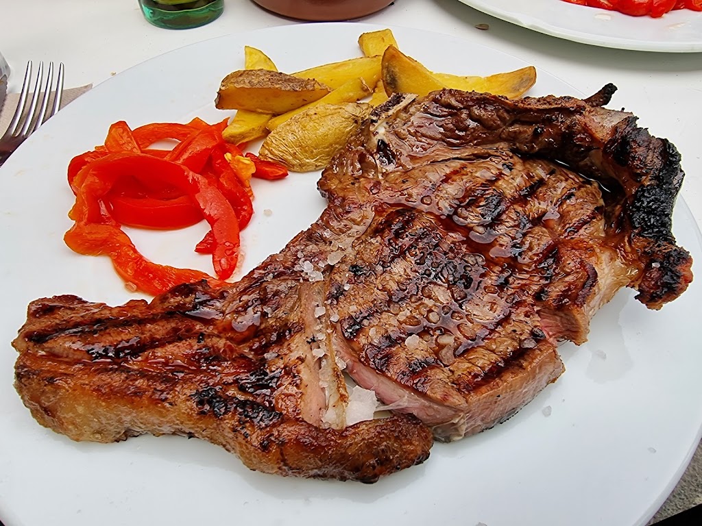Restaurante El Buen Yantar — Comida y bebida