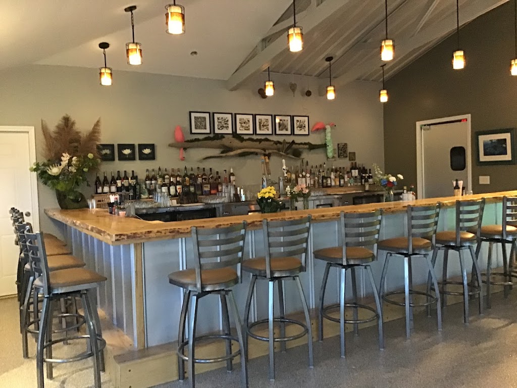  Dovetail Bar & Grill