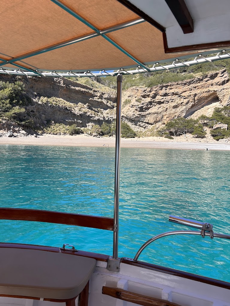 Tomeu Charter — Interior
